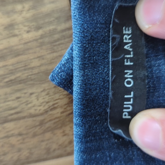 Judy Blue Pull On Flare Jeans - Picture 2 of 10